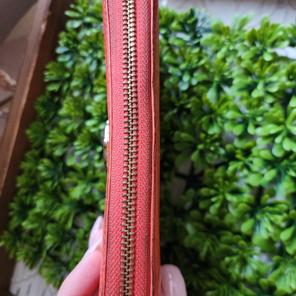 Henri Bendel Zippy Long Wallet Orange - Picture 12 of 12